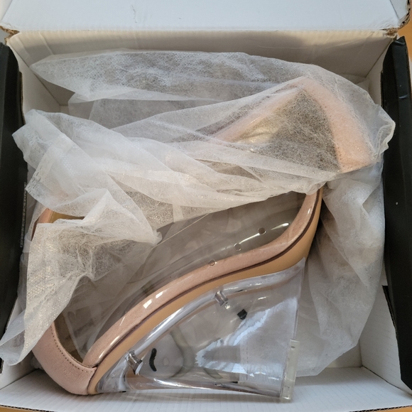 FASHION NOVA Clear wedge size 7.5. - Picture 5 of 6